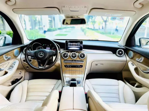 Mercedes-Benz GLC 250 4Matic 2018 - Xe đã qua sử dụng với ODO thấp