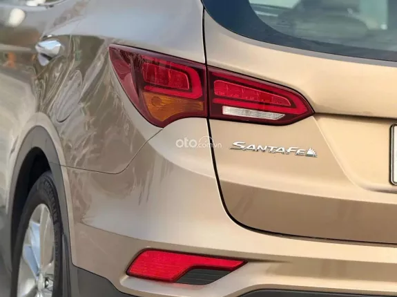 Hyundai Santa Fe 2.2 Dầu Cao cấp 2017 - SUV 7 chỗ - 13 vạn km - Biển HCM - Xe cá nhân