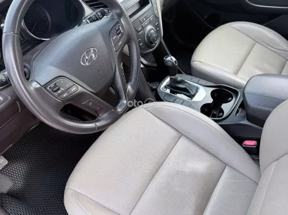 Hyundai Santa Fe 2.2 Dầu Cao cấp 2017 - SUV 7 chỗ - 13 vạn km - Biển HCM - Xe cá nhân
