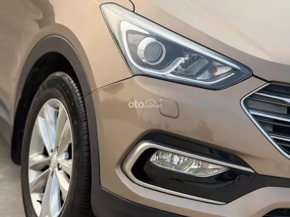 Hyundai Santa Fe 2.2 Dầu Cao cấp 2017 - SUV 7 chỗ - 13 vạn km - Biển HCM - Xe cá nhân