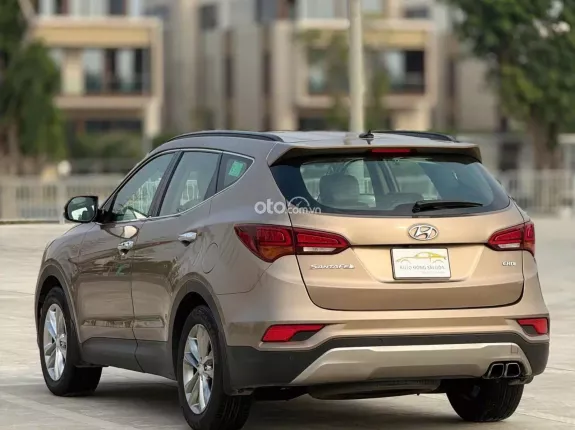 Hyundai Santa Fe 2.2 Dầu Cao cấp 2017 - SUV 7 chỗ - 13 vạn km - Biển HCM - Xe cá nhân