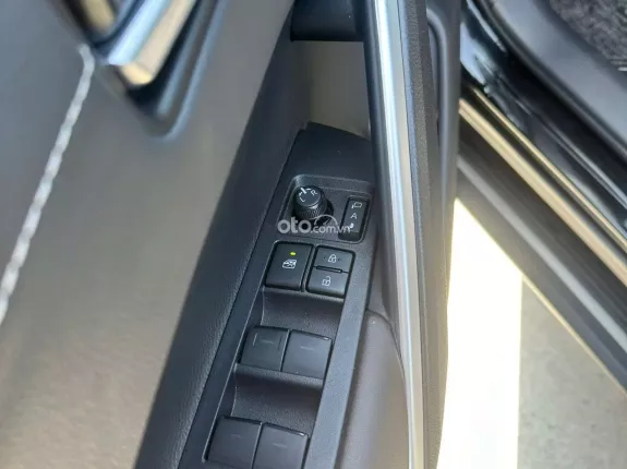 Toyota Veloz Cross 1.5 CVT 2024 - Tên cá nhân