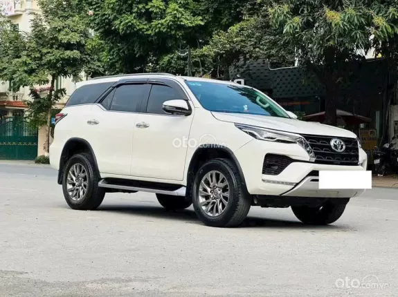 Toyota Fortuner 2.7 V 4X4 AT 2021 - Chạy 5 vạn full ls hãng
