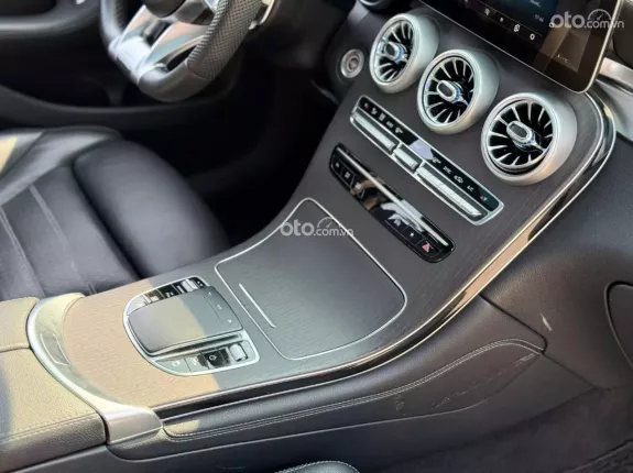 Mercedes-Benz GLC 300 4Matic 2020 - Xe trang bị nhiều option, cực đẹp