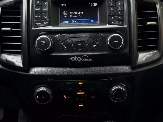 Ford Ranger XLS 2.2 4x2 AT 2019 - Giá tốt