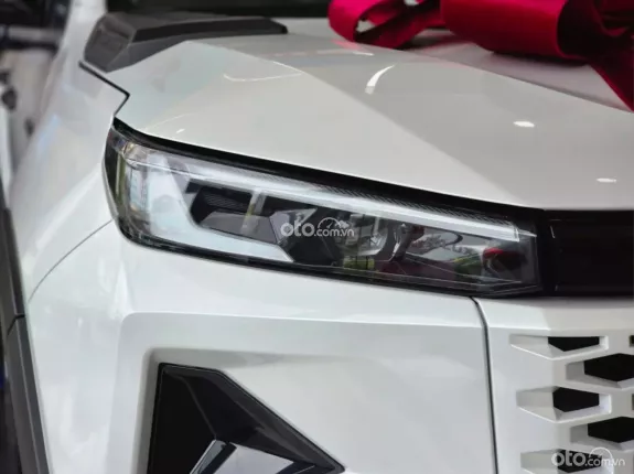 Toyota Hilux 2026 - Phiên bản PRO 2.8 AT 1 cầu 4x2 - TẶNG BẢO HIỂM 1 NĂM