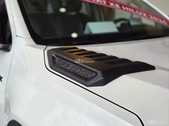 Toyota Hilux 2026 - Phiên bản PRO 2.8 AT 1 cầu 4x2 - TẶNG BẢO HIỂM 1 NĂM