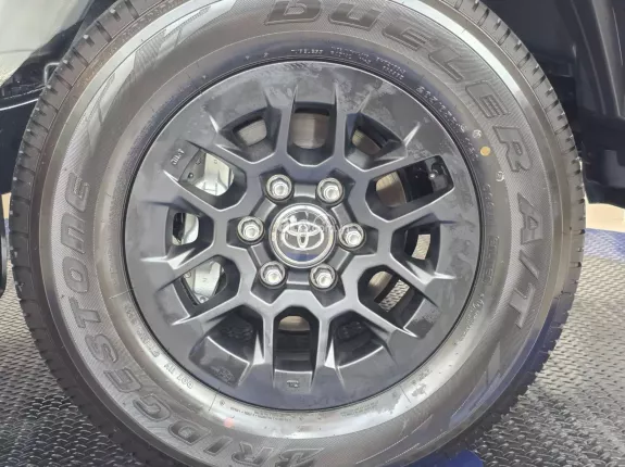 Toyota Hilux 2026 - Phiên bản PRO 2.8 AT 1 cầu 4x2 - TẶNG BẢO HIỂM 1 NĂM