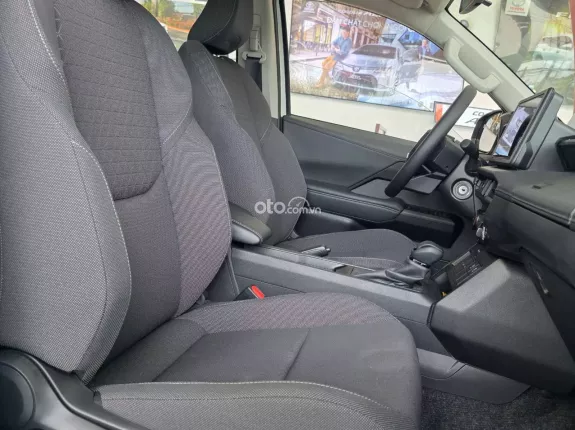 Toyota Hilux 2026 - Phiên bản PRO 2.8 AT 1 cầu 4x2 - TẶNG BẢO HIỂM 1 NĂM