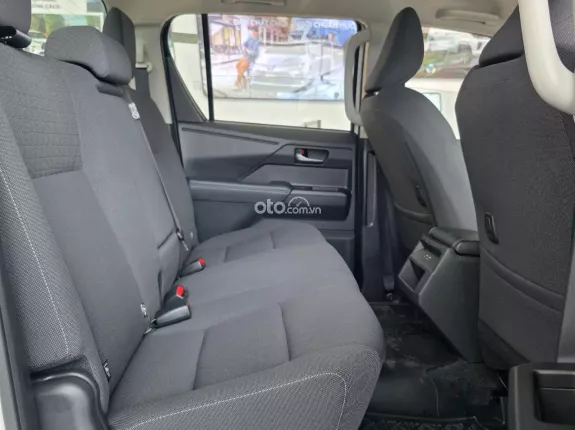 Toyota Hilux 2026 - Phiên bản PRO 2.8 AT 1 cầu 4x2 - TẶNG BẢO HIỂM 1 NĂM