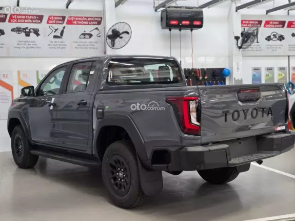 Toyota Hilux 2026 - Phiên bản PRO 2.8 AT 1 cầu 4x2 - TẶNG BẢO HIỂM 1 NĂM