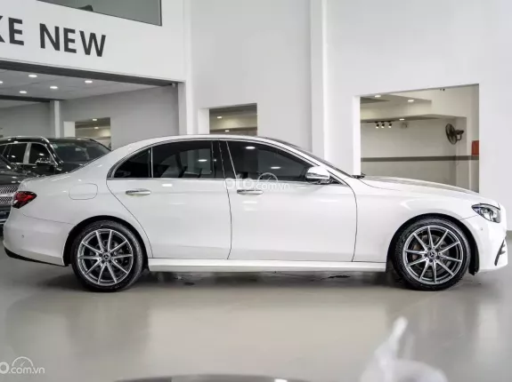 Mercedes-Benz E300 AMG 2021 - Mercedes E300 AMG 2021 lướt nhẹ cực đẹp