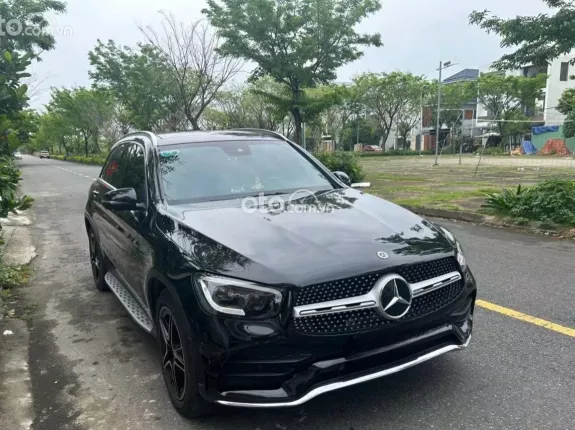 Mercedes-Benz GLC 300 4Matic 2021 - Xe sang trọng màu đen nội thất kem