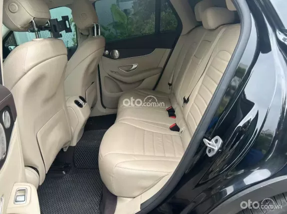 Mercedes-Benz GLC 300 4Matic 2021 - Xe sang trọng màu đen nội thất kem