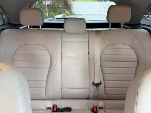 Mercedes-Benz GLC 300 4Matic 2021 - Xe sang trọng màu đen nội thất kem
