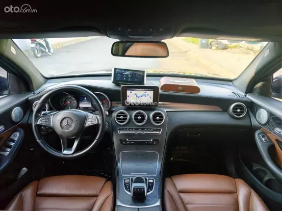 Mercedes-Benz GLC 300 4Matic 2018 - Xanh Nâu