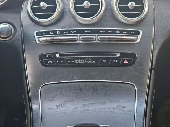 Mercedes-Benz GLC 300 4Matic 2018 - Xanh Nâu