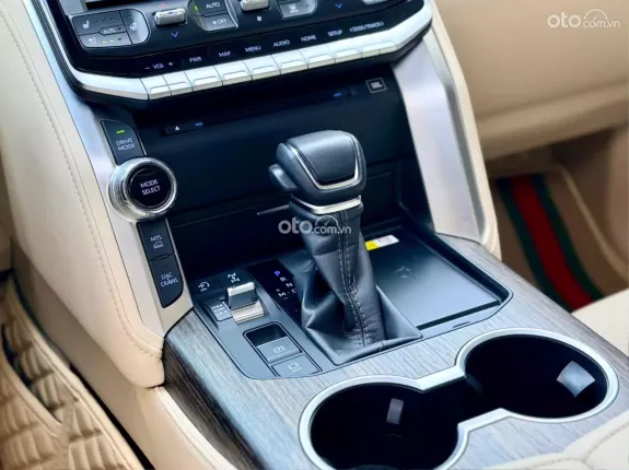 Toyota Land Cruiser V6 3.5L TURBO 2023 - Toyota Lancruiser LC300 2023