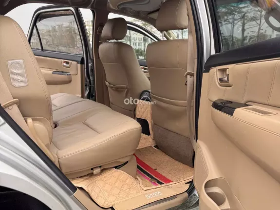 Toyota Fortuner 2.7 V 4X2 AT 2016 - Gia đình đổi xe cần nhượng lại