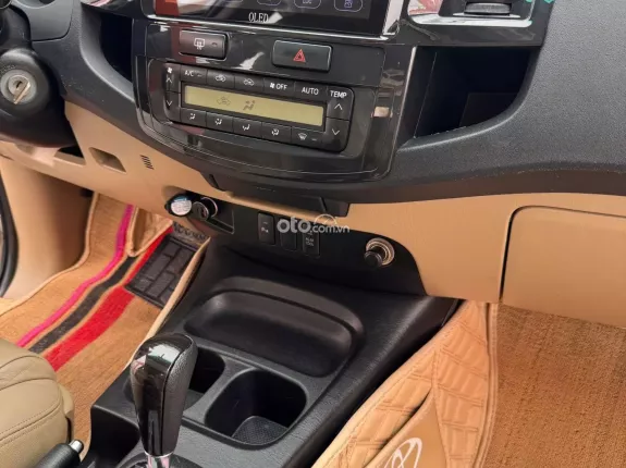 Toyota Fortuner 2.7 V 4X2 AT 2016 - Gia đình đổi xe cần nhượng lại