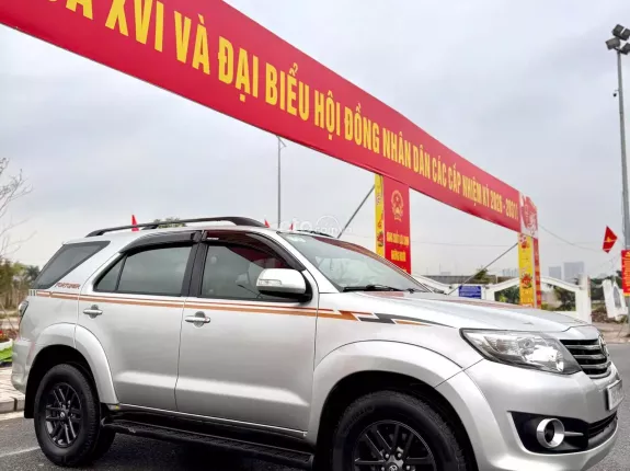 Toyota Fortuner 2.7 V 4X2 AT 2016 - Gia đình đổi xe cần nhượng lại