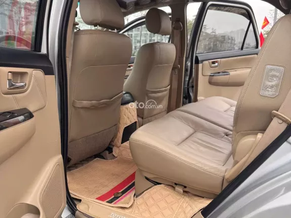 Toyota Fortuner 2.7 V 4X2 AT 2016 - Gia đình đổi xe cần nhượng lại