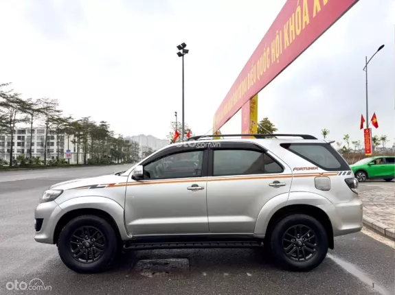 Toyota Fortuner 2.7 V 4X2 AT 2016 - Gia đình đổi xe cần nhượng lại