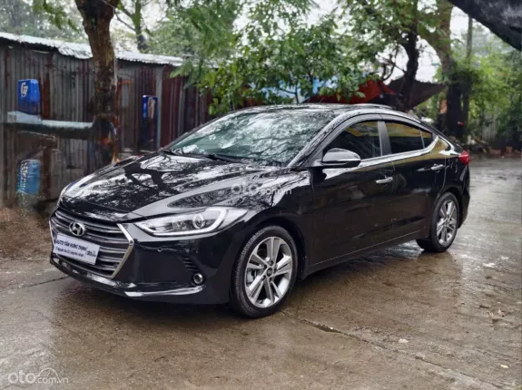 Hyundai Elantra   2.0 AT 2019 - Xe cực đẹp, đăng ký 2020