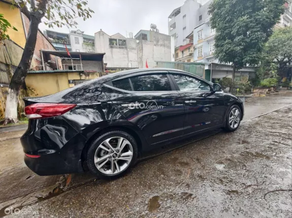 Hyundai Elantra   2.0 AT 2019 - Xe cực đẹp, đăng ký 2020