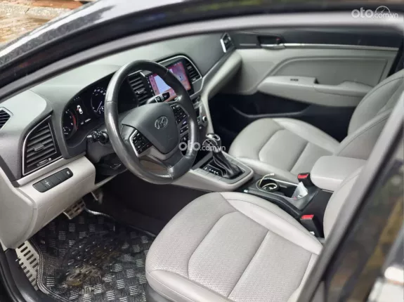 Hyundai Elantra   2.0 AT 2019 - Xe cực đẹp, đăng ký 2020