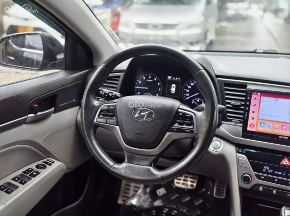Hyundai Elantra   2.0 AT 2019 - Xe cực đẹp, đăng ký 2020