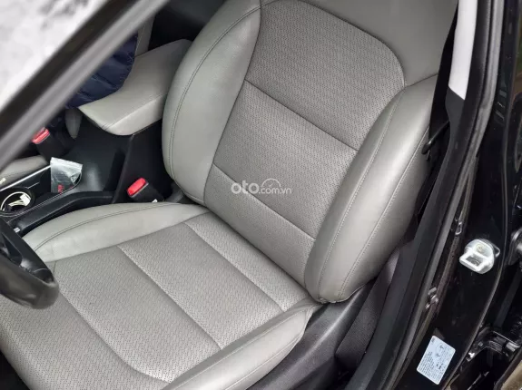 Hyundai Elantra   2.0 AT 2019 - Xe cực đẹp, đăng ký 2020