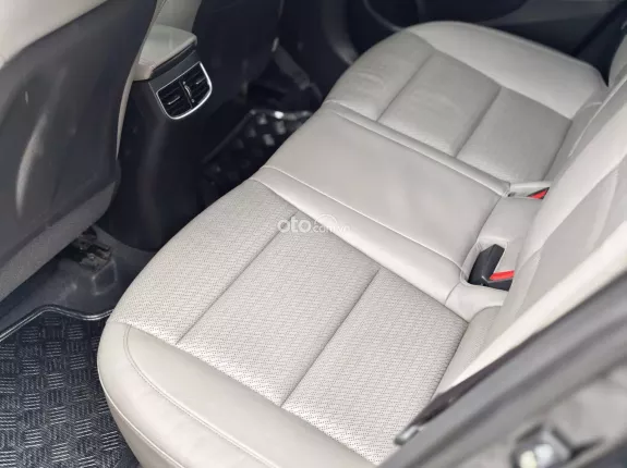 Hyundai Elantra   2.0 AT 2019 - Xe cực đẹp, đăng ký 2020