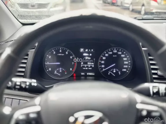 Hyundai Elantra   2.0 AT 2019 - Xe cực đẹp, đăng ký 2020