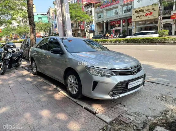 Toyota Camry 2.0E 2015 - Xe đăng ký lần đầu 2016, biển Hà Nội