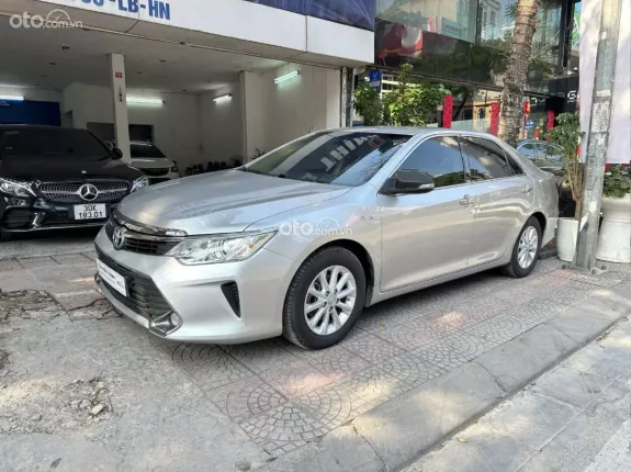 Toyota Camry 2.0E 2015 - Xe đăng ký lần đầu 2016, biển Hà Nội
