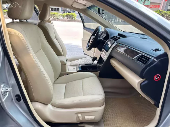 Toyota Camry 2.0E 2015 - Xe đăng ký lần đầu 2016, biển Hà Nội