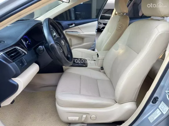 Toyota Camry 2.0E 2015 - Xe đăng ký lần đầu 2016, biển Hà Nội