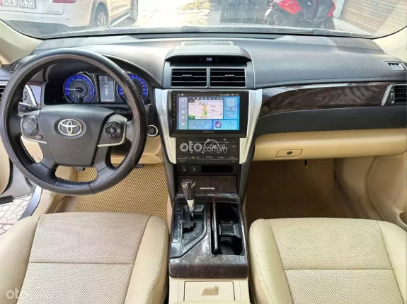 Toyota Camry 2.0E 2015 - Xe đăng ký lần đầu 2016, biển Hà Nội