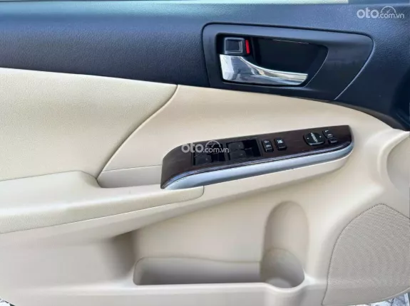 Toyota Camry 2.0E 2015 - Xe đăng ký lần đầu 2016, biển Hà Nội