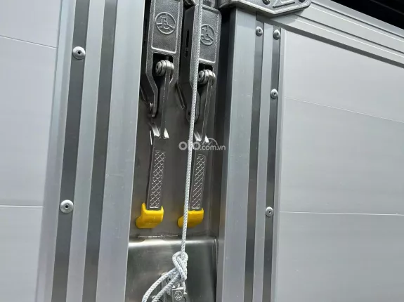 Isuzu FRR 650 2025 - Mui Bạt Bửng Nhôm Lượm Có Sẵn Giao Ngay