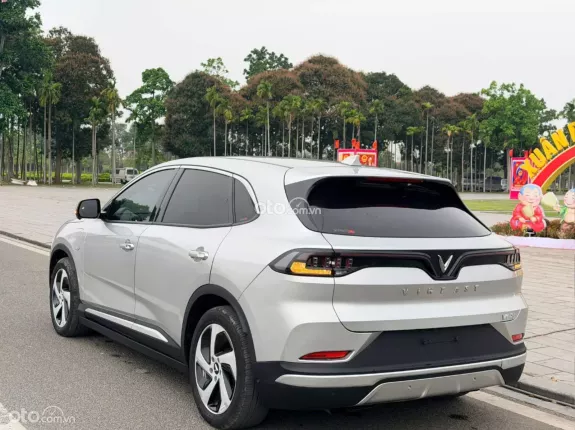 VinFast VF8 Eco 2023 - Xe siêu mới đẹp, cần bán gấp