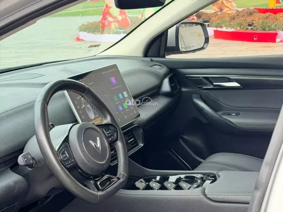 VinFast VF8 Eco 2023 - Xe siêu mới đẹp, cần bán gấp