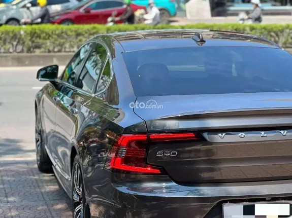 Volvo S90 Inscription 2021 - Xe màu xám, nội thất nâu