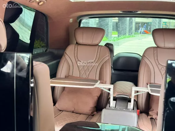 Mercedes-Benz V250 Luxury 2022 - Xe màu đen nội thất nâu