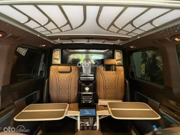 Mercedes-Benz V250 Luxury 2022 - Xe màu đen nội thất nâu