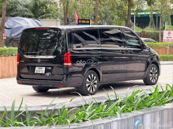 Mercedes-Benz V250 Luxury 2022 - Xe màu đen nội thất nâu