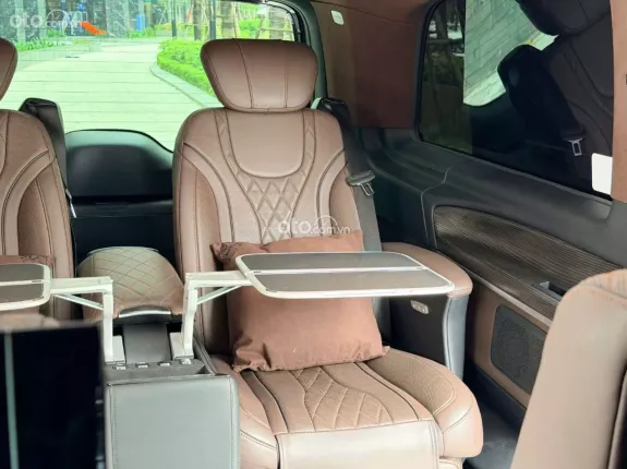 Mercedes-Benz V250 Luxury 2022 - Xe màu đen nội thất nâu