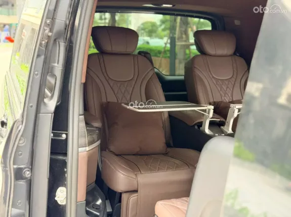Mercedes-Benz V250 Luxury 2022 - Xe màu đen nội thất nâu