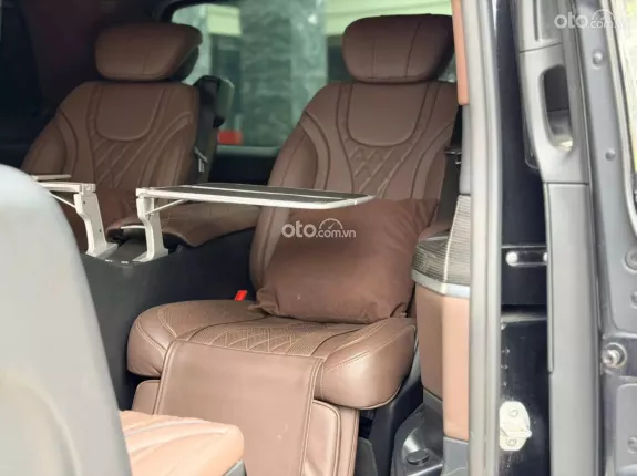 Mercedes-Benz V250 Luxury 2022 - Xe màu đen nội thất nâu